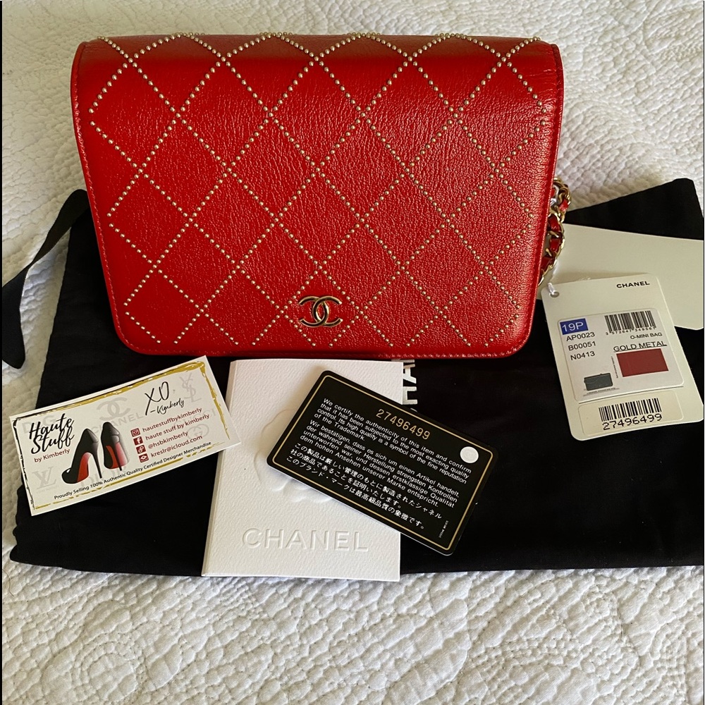 New Chanel 19p Red Woc Crossbody GHW Wallet Clutch - Picture 1 of 10